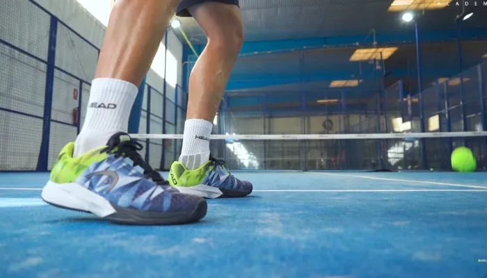 Proper Utilize your footwork while playing padel racket